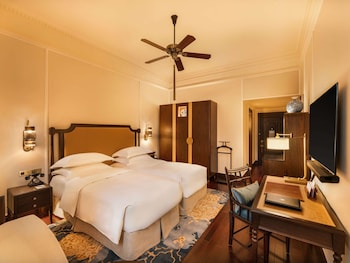 Heritage Wing, Grand Luxury Room with Metropole Privileges and Benefits, Twin Beds