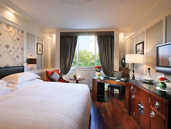 Opera wing, Premium room, Queen bed