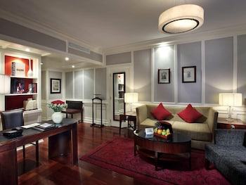 Opera Wing, Prestige Suite with Club Privileges and Benefits, King Bed