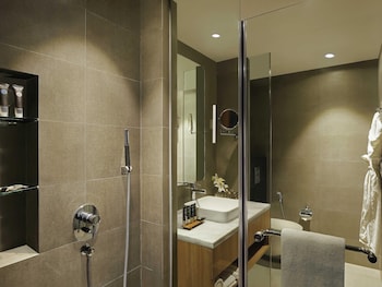 Premiere Room, 1 King Bed, City View, Higher Floor, Club Lounge Access