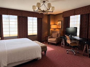 Superior Suite, 1 King Bed with Sofa bed, City View (One Bedroom Suite)