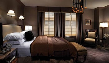 Deluxe Room, 1 Queen Bed, City View (Deluxe Queen)