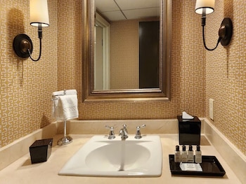 Deluxe Room, 2 Queen Beds, City View (Deluxe Double Queen)