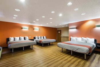 Standard Suite, Multiple Beds, Non Smoking