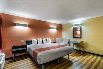 Standard Room, 1 King Bed, Accessible, Non Smoking