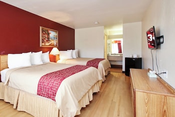 Deluxe Room, 2 Queen Beds (Smoke Free)