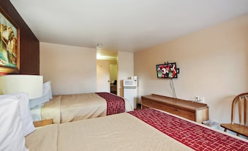 Deluxe Room, 2 Queen Beds (Smoke Free)