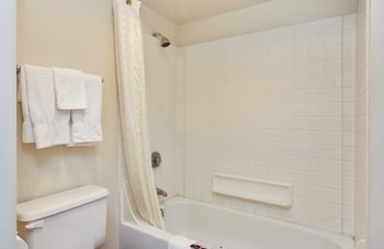 Deluxe Room, 1 Queen Bed (Smoke Free)
