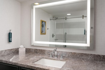 Deluxe Room, 2 Queen Beds, Hearing Accessible (Hearing)