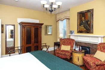 Luxury Main House King - Lindsey Room