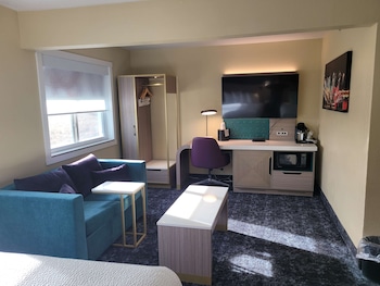 Standard Room, 2 Queen Beds, Non Smoking, Refrigerator & Microwave (Larger Room;with Sofabed)