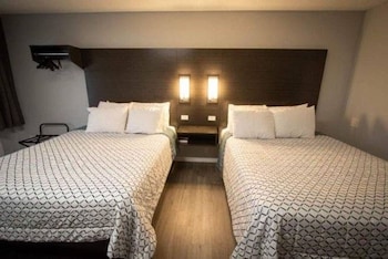 2 Queen Beds w/ Kitchenette Non-Smoking