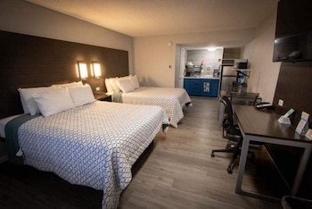 2 Queen Beds w/ Kitchenette Non-Smoking