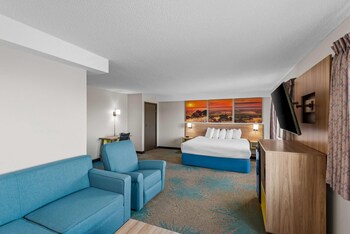 Suite, 1 King Bed, Non Smoking