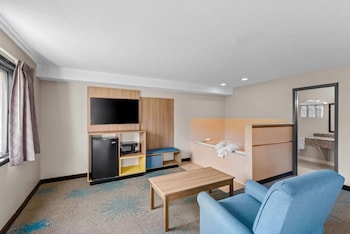 Suite, 1 Queen Bed