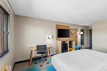 Standard Room, 1 King Bed