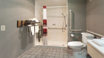 Deluxe Room, 2 Double Beds, Roll-in Shower, Non Smoking (Accessible)