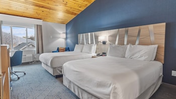 Family Suite, Multiple Beds, Non Smoking, Refrigerator & Microwave (2nd Floor;with Sofabed)