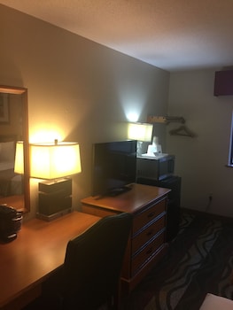 Standard Room, 1 Queen Bed