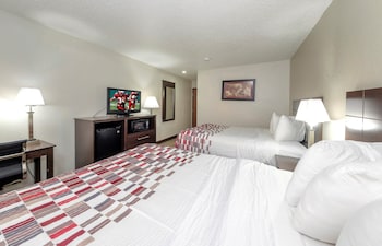 Deluxe Room, 2 Queen Beds, Smoking
