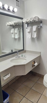 Standard Room, 1 King Bed, Non Smoking, Kitchenette (Larger Room)