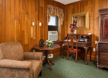 Queen Junior Suite