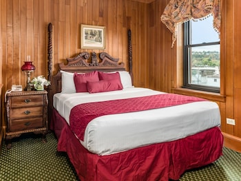 Queen Junior Suite