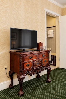 Standard Room, 1 Queen Bed