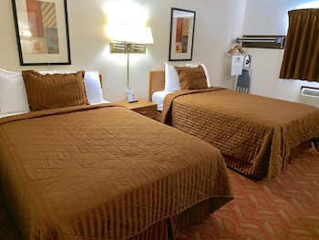 Room, 2 Queen Beds, Smoking