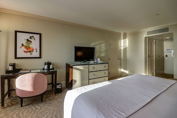 Deluxe Room, 1 King Bed