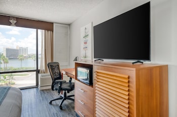 Premium Room 1 King Bed with Water View- Non-Smoking