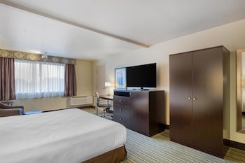 Standard Room, 1 King Bed, Accessible, Non Smoking (Larger Room)
