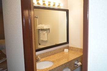 Standard Room, 1 Queen Bed, Non Smoking (Pet Friendly)