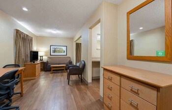 Room, 2 Queen Beds, Non Smoking, Kitchen