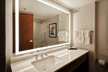 Suite, 2 Queen Beds, Corner
