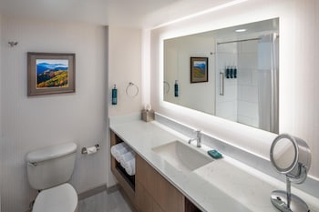 Suite, Multiple Beds, Microwave