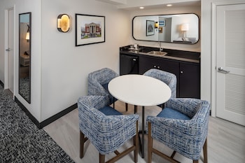 Junior Suite, 1 King Bed with Sofa bed, Microwave