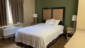 Studio Suite, 1 Queen Bed, Accessible, Non Smoking