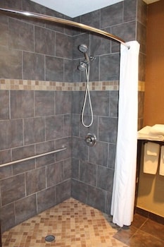 Room, 1 King Bed, Hearing Accessible, Non Smoking (Mobility/hearing, Roll-in Shower)