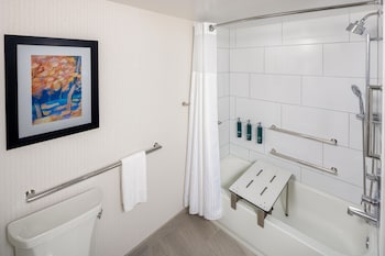 Room, 1 King Bed, Mobility Accessible (Mobility)
