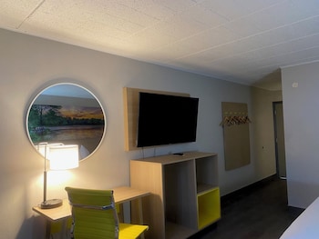 Standard Room, 1 King Bed