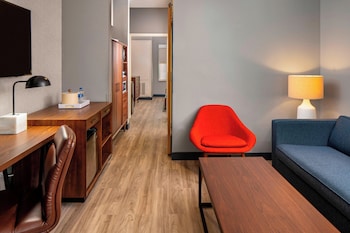 Suite, 1 Bedroom, Transfer Shower