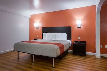 Standard Room, 2 Queen Beds, Smoking
