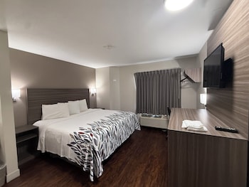 Deluxe Room, 1 Queen Bed, Non Smoking