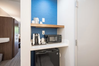 Standard Room, 1 King Bed, Balcony