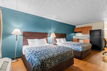 Deluxe Room, 2 Queen Beds, Non Smoking, Kitchenette