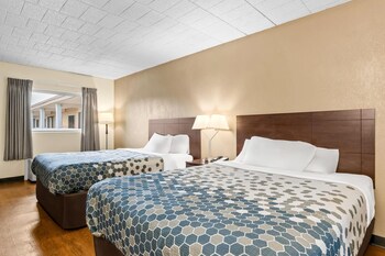 Deluxe Room, 2 Queen Beds, Non Smoking