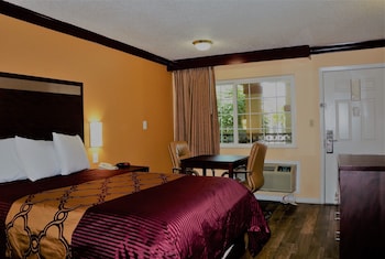 Standard Single Room, 1 Queen Bed, Non Smoking