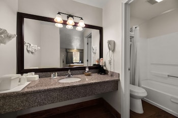 Room, 2 Queen Beds (Pet Friendly)