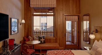 River View King + Deck - Inn Room
